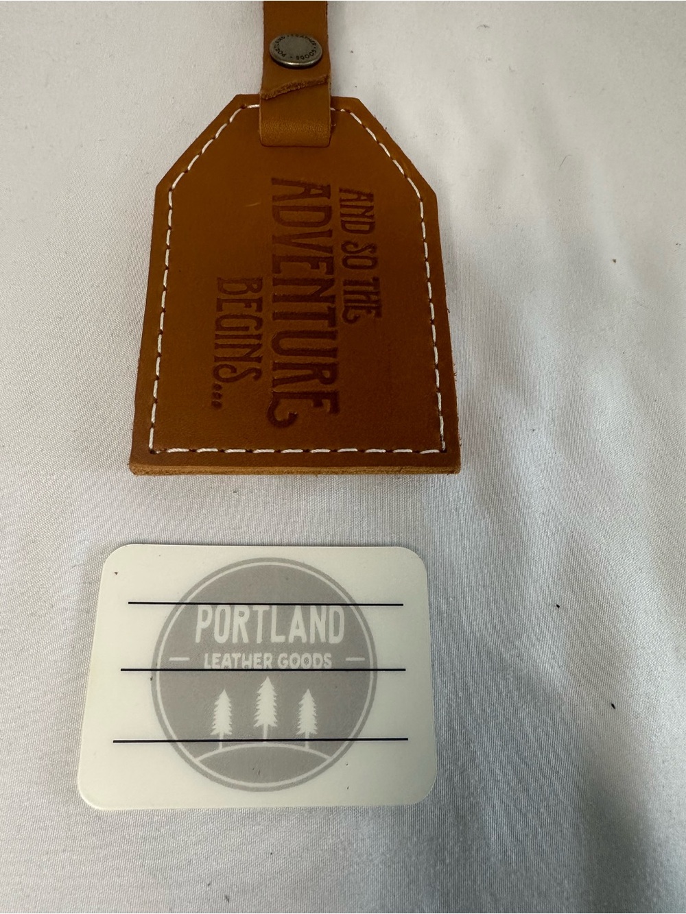 Portland Leather Luggage Tag - Tan "And So the Adventure Begins" - Picture 5 of 5